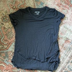 Latched mama tshirt, L